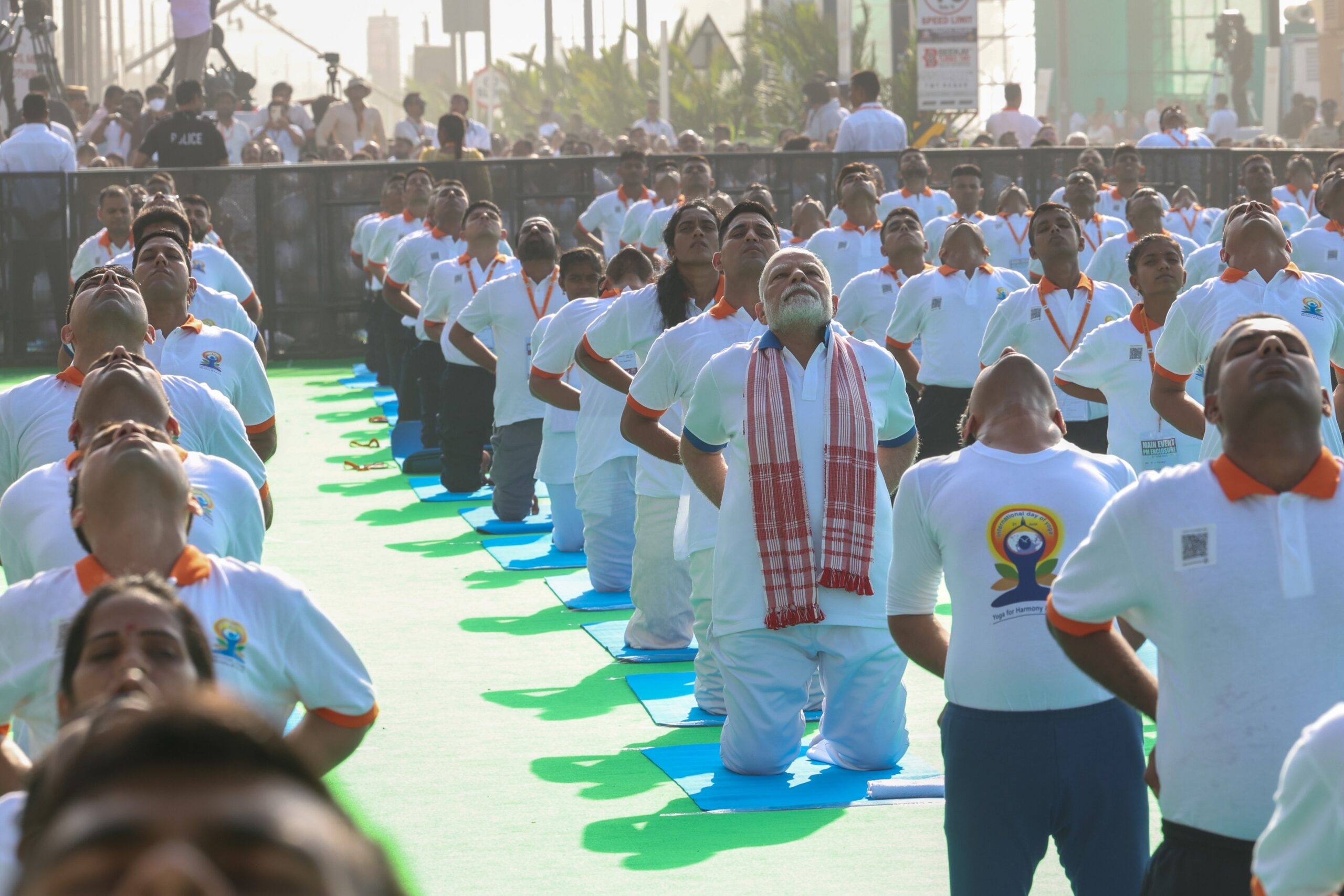 21 JUNE YOGA DAY : तन मन और जीवन को स्वस्थ्य रखने के संकल्प का दिन